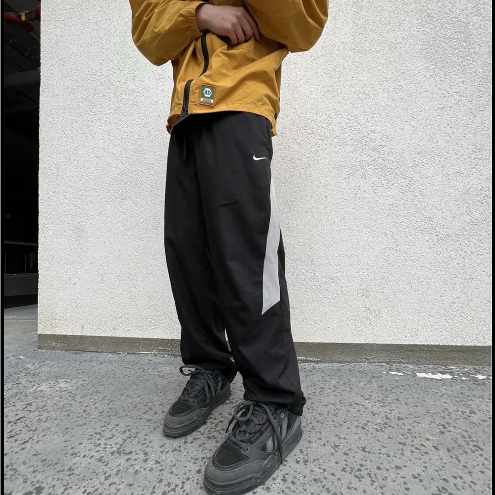 Vintage Nike Warm-Up Track Pants Men’s Sz Small Ankle Pocket Zips Black Training